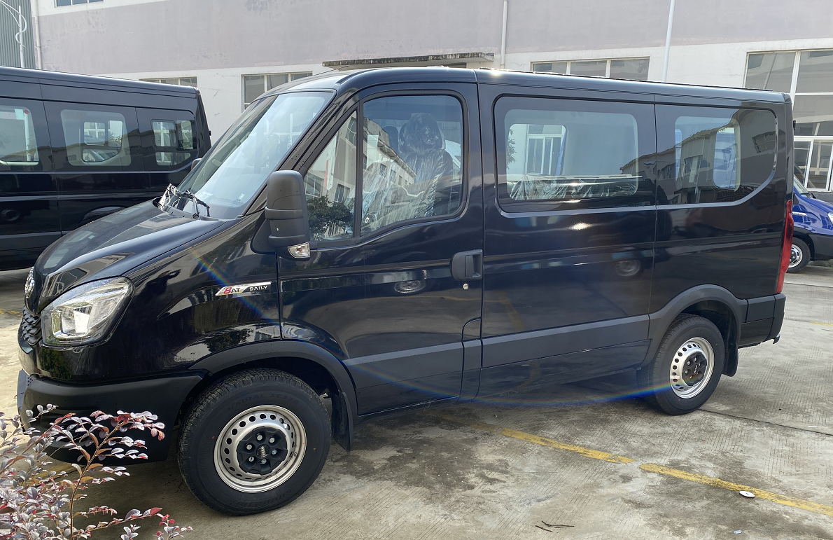依维柯欧胜(低顶)殡仪车