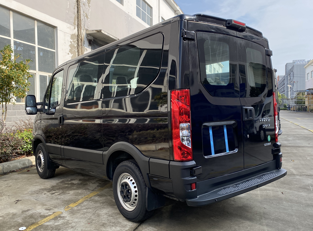 依维柯欧胜(低顶)殡仪车