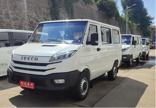 依维柯得意(低顶)殡仪车