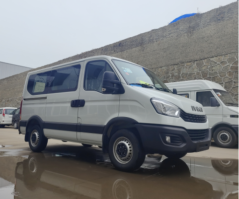 依维柯欧胜(低顶)殡仪车