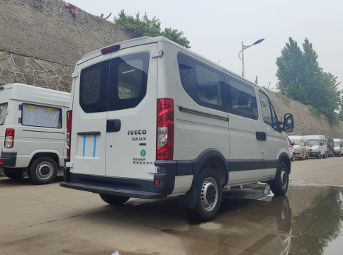 依维柯欧胜(低顶)殡仪车